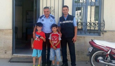 İlkokul Öğrencilerinden Alkışlanacak Davranış