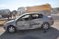 ŞERİT İHLALİ - Kahramanmaraş'ta Tır İle Otomobil Çarpıştı Açıklaması 1 Yaralı