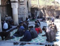 ROKETLİ SALDIRI - PKK camideki cemaati rehin aldı