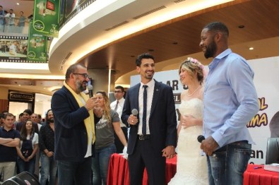 Beşiktaş'ın Efsanesi Nouma Ve Ekmek Teknesi'nin 'Kirli'si Malatya'da