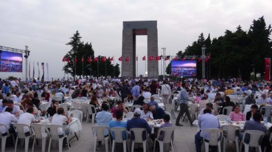 Şehitler Huzurunda İftar