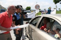 BABALAR GÜNÜ - Trafik Polisleri Babalar Gününde Ceza Kesmedi