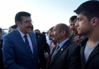 Bakan Tüfenkci Ve Genel Başkan Yardımcısı Çalık Malatya'da Coşkuyla Karşılandı
