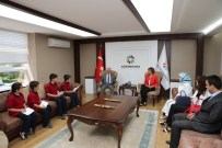 ŞEHİT ÜSTEĞMEN - Başkan Çolakbayrakdar'a Miniklerden Dev İlgi