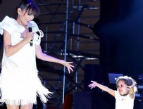 DEMET AKALIN - Demet Akalın kızı Hira ile aynı sahnede