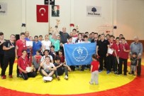 MUAMMER GÜLER - Fetih Kupası'nda İhlas Koleji Güreş Takımı Fırtına Gibi Esti
