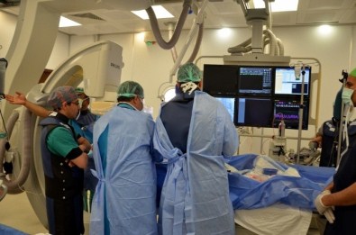 Harran Üniversitesi Tıp Fakültesinde Ameliyatsız Kalp Kapağı Değişimi Yapıldı