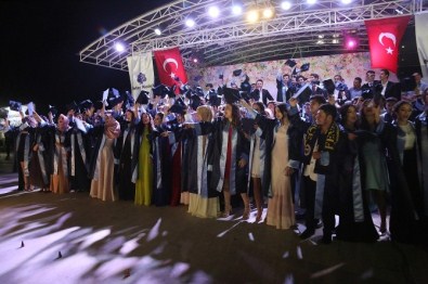 İhlas Koleji Mezunlarına Muhteşem Tören