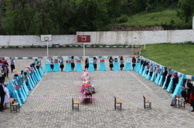 Kız İmam Hatip Lisesi'nde Yıl Sonu Sergisi