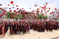 Lise Öğrencilerinin Mezuniyet Sevinci