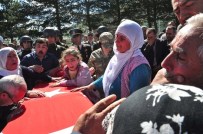 ŞEHİT KORUCU - Şehit Korucu Kürtçe Ağıtlarla Uğurlandı