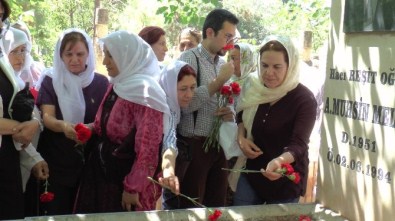 Silahlı Saldırıda Öldürülen Dep Eski İl Başkanı Ve Şoförü Mezarı Başında Anıldı