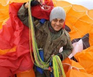 Yamaç Paraşütüyle 15 Metreden Yere Çakıldı