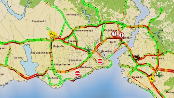 Sefaköy'deki kaza E-5'i kilitledi