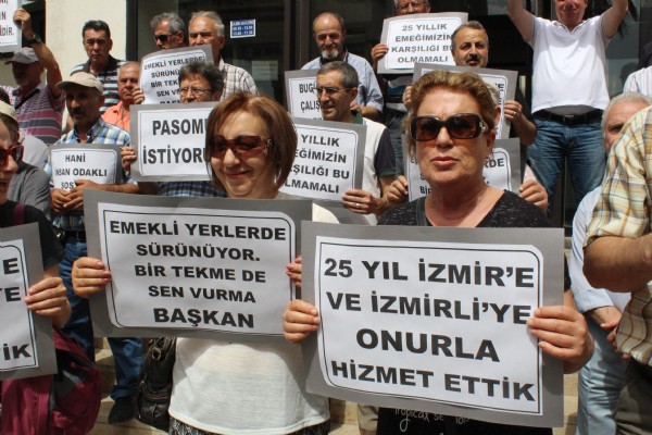 Emeklilerden Kocaoğlu'na kırmızı kart