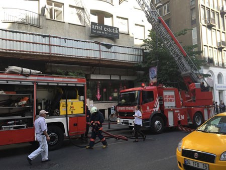 Şişli'de korkutan yangın
