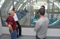 SALYANGOZ - Başkan Ayaz Yeniköy Yarı Olimpik Yüzme Havuzunu Gezdi