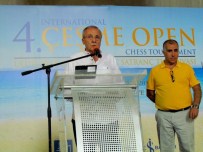 SATRANÇ TURNUVASI - Çeşme Uluslararası Satranç Turnuvası Başladı