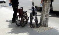GAZIANTEP EMNIYET MÜDÜRLÜĞÜ - Emniyet Müdürlüğü'nün Önüne Bırakılan Tekerlekli Sandalyeler Bomba Paniğine Neden Oldu