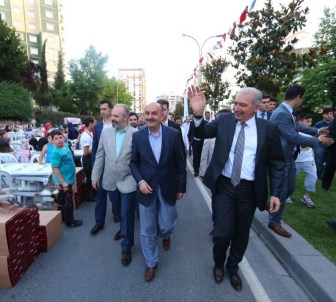 Ramazan'ın 15'İnci Gününde 15 Bin Kişilik İftar Sofrası Kuruldu