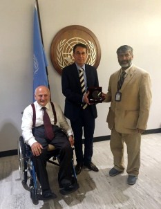 Wdu'dan Büyükşehir Belediyesine Plaket