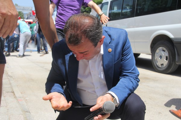 Bolu'da CHP'lilere gazlı polis müdahalesi