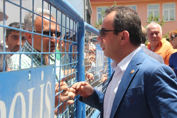 Bolu'da CHP'lilere gazlı polis müdahalesi