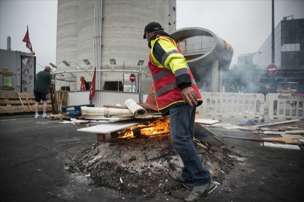 Fransa'da iş bırakma eylemine müdahale