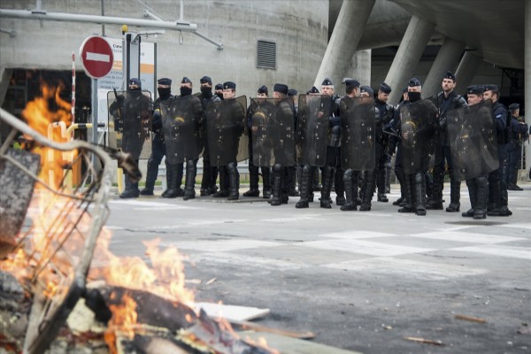 Fransa'da iş bırakma eylemine müdahale