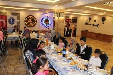 Acıgöl Belediyesi Yetimler Günü Nedeniyle İftar Düzenledi