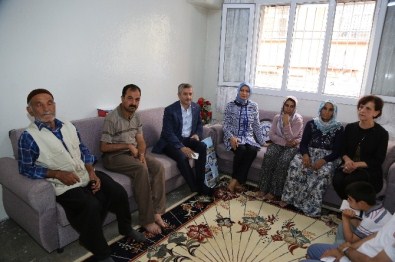 Aileleri Ziyaret Ettiler