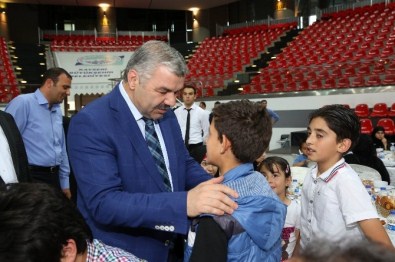 Başkan Çelik İftar Programında Yetimlerle Bir Araya Geldi