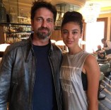 GERARD BUTLER - Berkay, Sevgilisi Ve Gerard Butler İle Çekilmiş Fotoğrafı Paylaştı