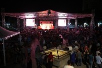 ÇEKİLİŞ - Büyükşehir Belediyesi'nden Açık Havada Tiyatro Keyfi