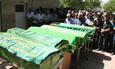 Elazığ'daki Tren Kazasında Ölen 5 Suriyeli Son Yolculuğuna Uğurlandı