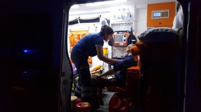 Kula'da İki Otomobil Çarpıştı Açıklaması 4 Yaralı