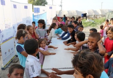 Mersin'de Mültecilere Yardım Eli