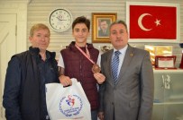 RECEP AKDAĞ - Sağlık Gençlikspor Taekwondoda Başarıya Doymuyor