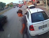 Yolcu Minibüsünü Soyan Hırsız Kameraya Yakalandı