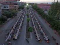 KAYıHAN - Başkan Gürlesin'den Kayıhan'da 3 Bin Kişilik İftar