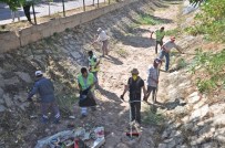 YEMIŞEN - Derelerde Yaz Temizliği Devam Ediyor