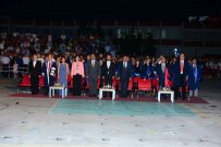 Eğitim Fakültesi öğrencilerinin mezuniyet şöleni