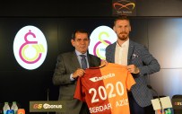 SERDAR AZİZ - Galatasaray İlk Transferine İmzayı Attırdı