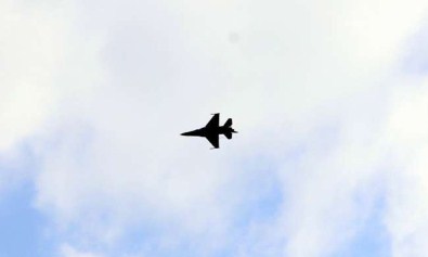 Rakka'ya Hava Saldırısı Açıklaması 25 Sivil Hayatını Kaybetti