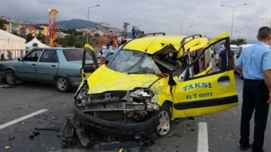 Trabzon'da İftar Vakti Trafik Kazası Açıklaması 3 Ölü, 3 Yaralı