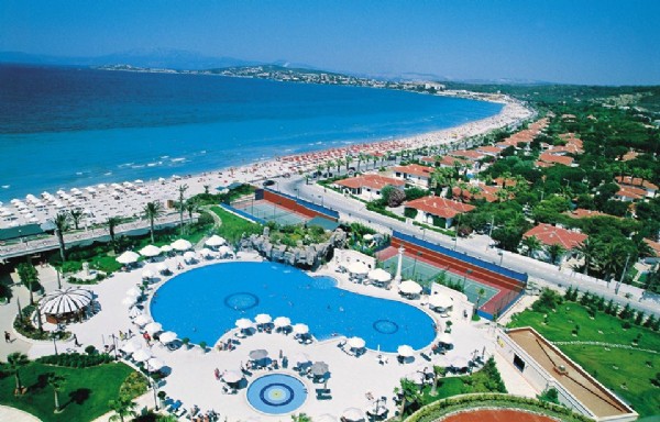 Turizmdeki kriz Çeşme'yi teğet geçti