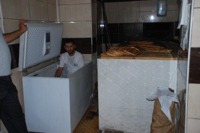 Batman'da Fırıncıların İlginç Serinleme Yöntemi
