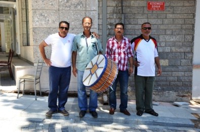 Biga'da 54 Ramazan Davulcusu Görev Yapıyor