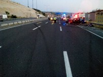 SARAYCıK - Bozüyük'te İki Otomobil Çarpıştı, 8 Yaralı