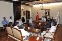 ABDULLAH ÇELIK - Eğitim Bir-Sen Afyonkarahisar Şube'si Vali Aziz Yıldırım'ı Ziyaret Etti